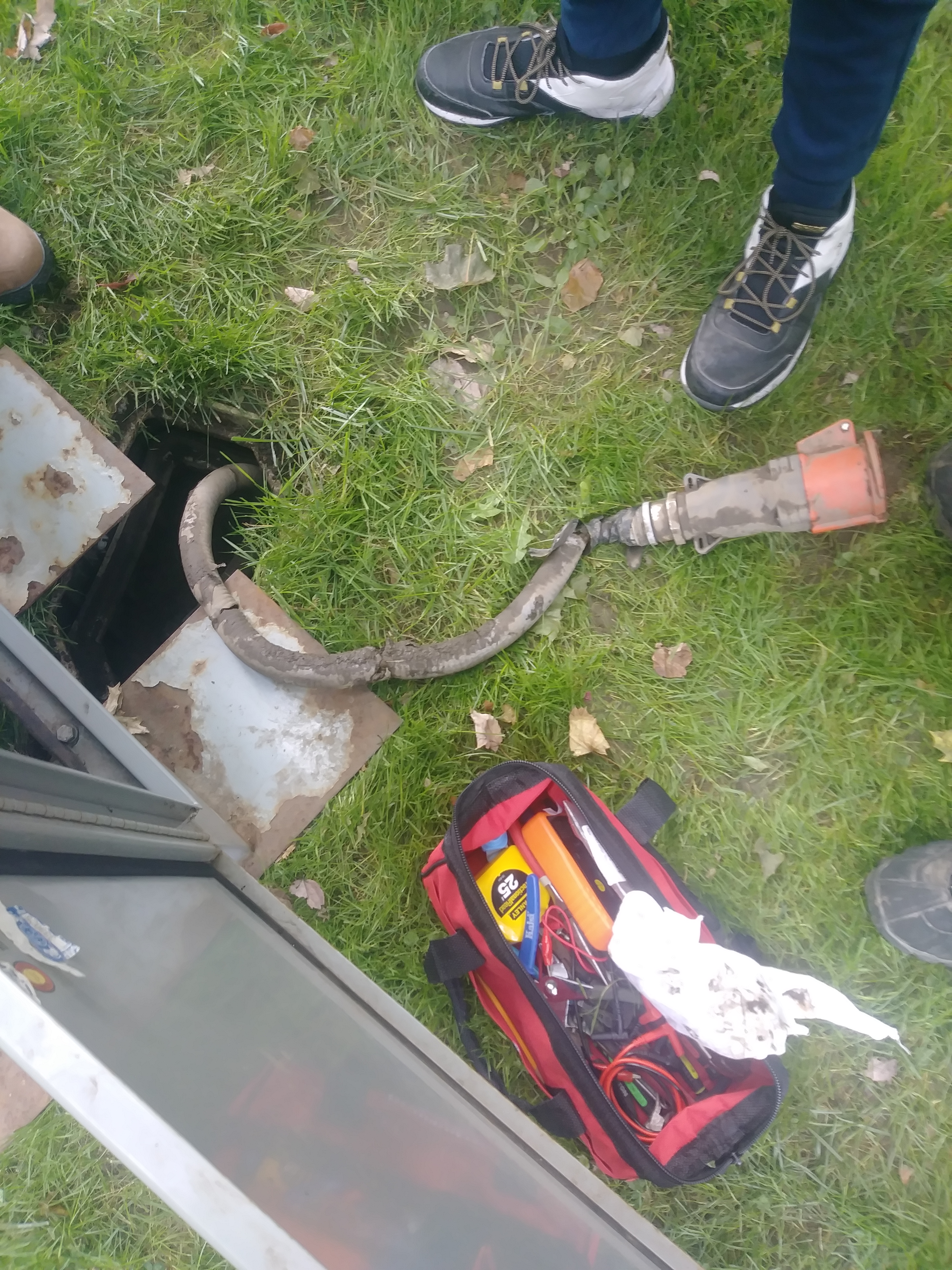 setup electrical connection hubs